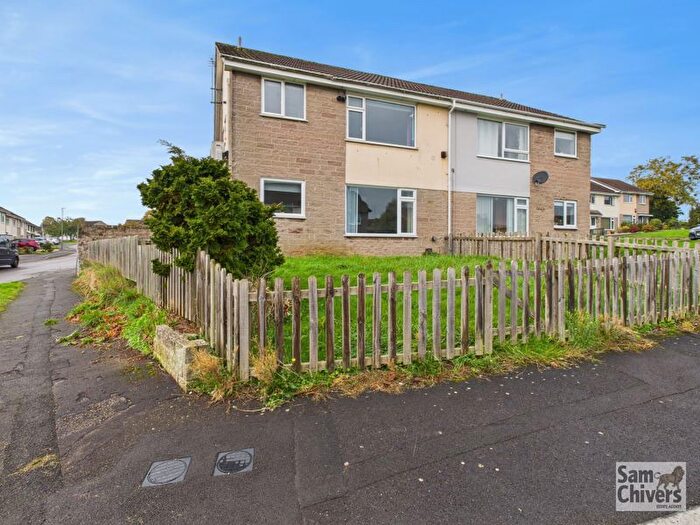 2 Bedroom Flat For Sale In Pine Walk, Westfield, Radstock, BA3