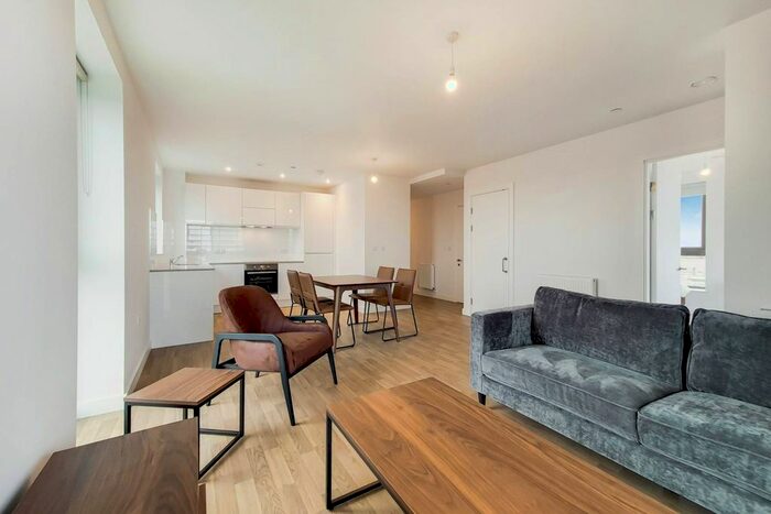 2 Bedroom Flat To Rent In Seven Sisters Road, Tottenham, London, N15