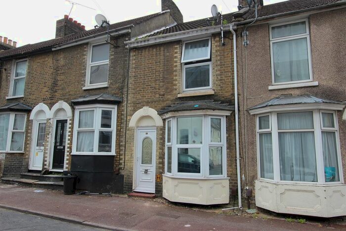 2 Bedroom Terraced House To Rent In Thorold Road, Chatham, Kent, ME5