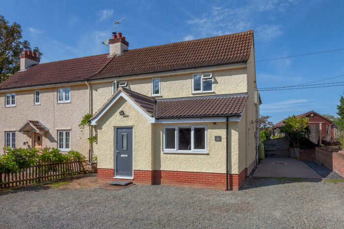 4 Bedroom Semi-Detached House For Sale In Yarmouth Road, Ufford, IP13