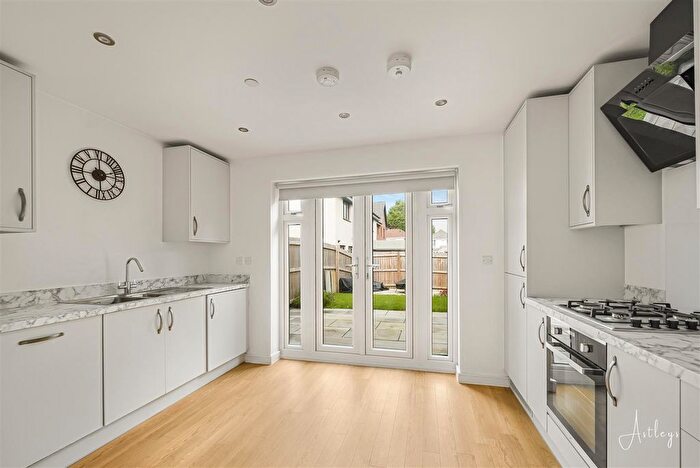 3 Bedroom Semi-Detached House For Sale In Wawn Fawr, Parc Ceirw, Morriston, SA6