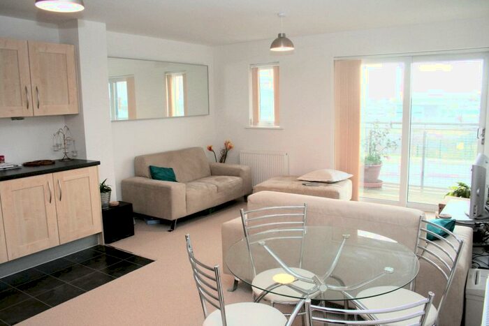 2 Bedroom Apartment To Rent In The Cube, B The Waterfront, Manchester, M11