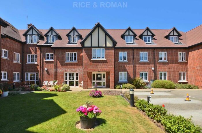 1 Bedroom Flat To Rent In Wellington Court, Epsom KT19