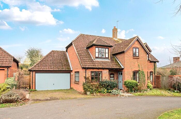 4 Bedroom Detached House For Sale In Bevan Court, Winslow, Buckingham, MK18