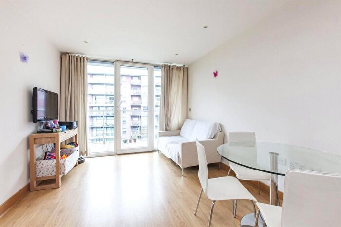 1 Bedroom Apartment For Sale In Eustace Building, Queenstown Road, London, SW11