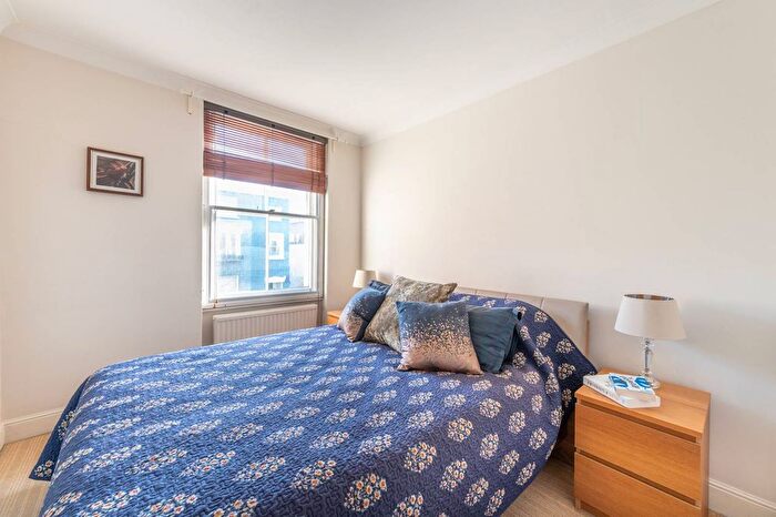 1 Bedroom Maisonette For Sale In Monmouth Rd, Notting Hill, London, W2