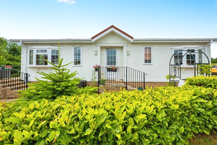 2 Bedroom Detached House For Sale In Felmersham Road, Radwell, Bedford, Bedfordshire, MK43