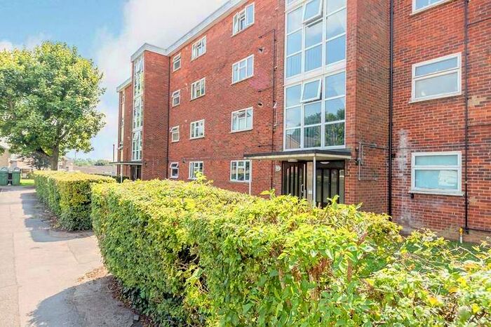 1 Bedroom Apartment To Rent In Newells, Letchworth Garden City, Hertfordshire, SG6