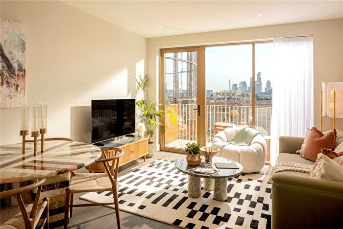 1 Bedroom Flat For Sale In Regents View, Hackney Road, Bethnal Green, E2
