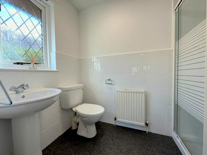 2 Bedroom Bungalow To Rent In Whitelea Crescent, Kilmacolm, Inverclyde, PA13