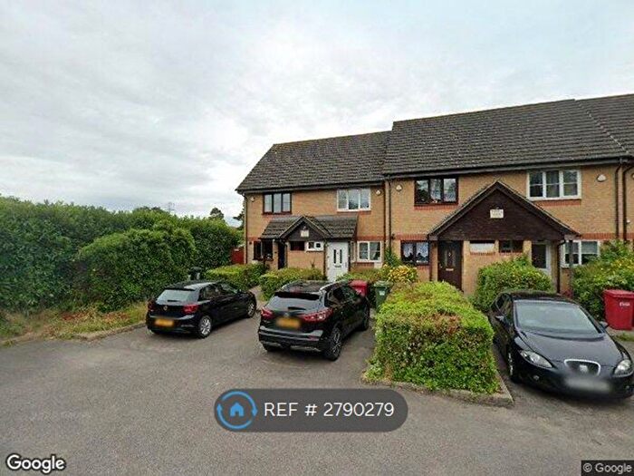 3 Bedroom End Of Terrace House To Rent In Greendale Mews, Slough, SL2