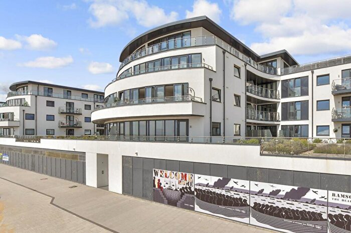 2 Bedroom Apartment For Sale In Beach Drive, Ramsgate, Kent, CT11