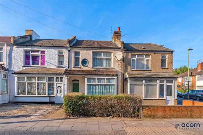 3 Bedroom Terraced House For Sale In Colindale Avenue, Colindale, London, NW9