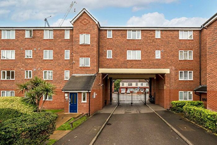 Studio To Rent In Richens Close, Hounslow, TW3