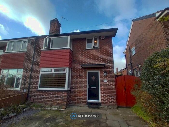 3 Bedroom Semi-Detached House To Rent In Shaftesbury Road, Swinton, Manchester, M27