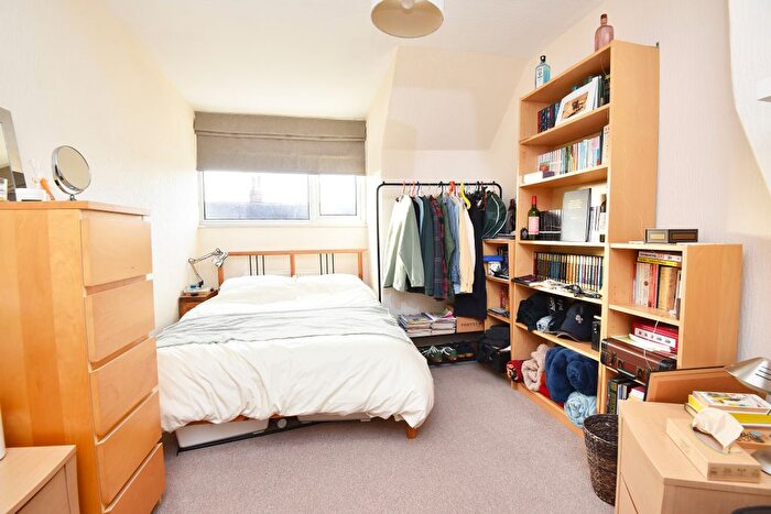 2 Bedroom Terraced House For Sale In Hookstone Avenue, Harrogate, HG2