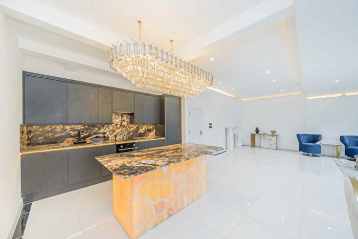 5 Bedroom Flat To Rent In Purley Avenue, Cricklewood, NW2