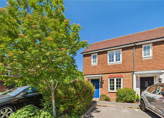 2 Bedroom End Of Terrace House To Rent In Sarisbury Green, SO31