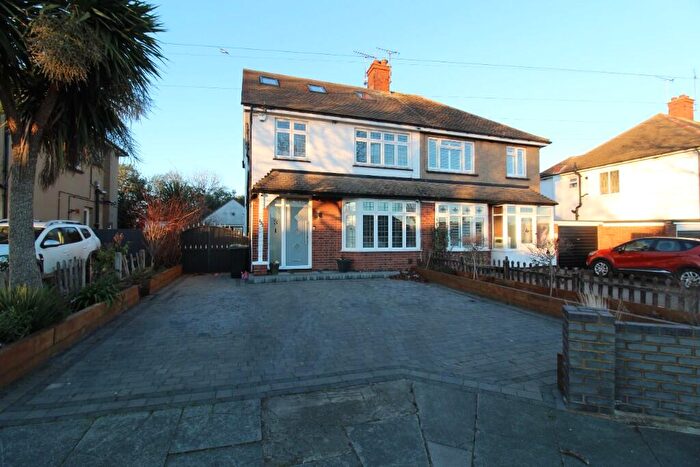 5 Bedroom Semi-Detached House For Sale In Poynings Avenue, Southend-On-Sea, Essex, SS2