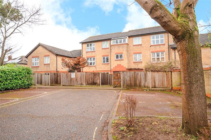 1 Bedroom Flat For Sale In Ivybridge Close, Twickenham, TW1