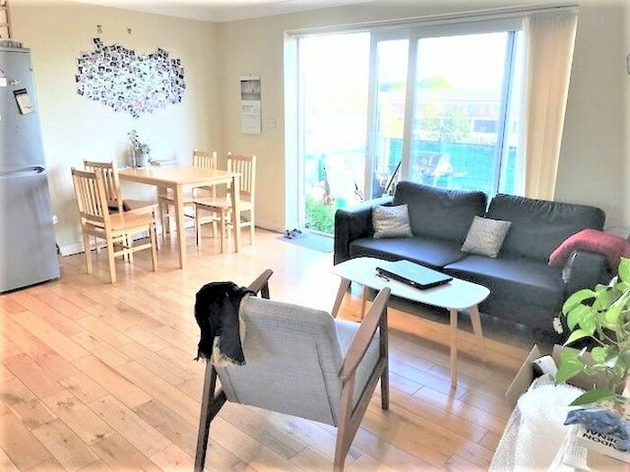 2 Bedroom Flat To Rent In William Place, Bow, E3