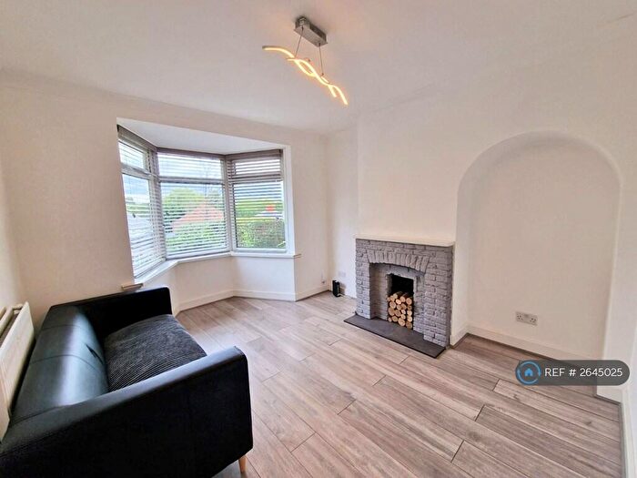 3 Bedroom End Of Terrace House To Rent In Aylesbury Crescent, Birmingham, B44