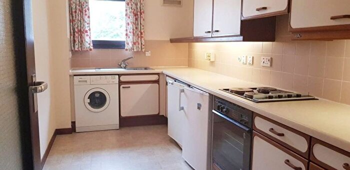 1 Bedroom Flat To Rent In Argyle Court, Fife, KY16