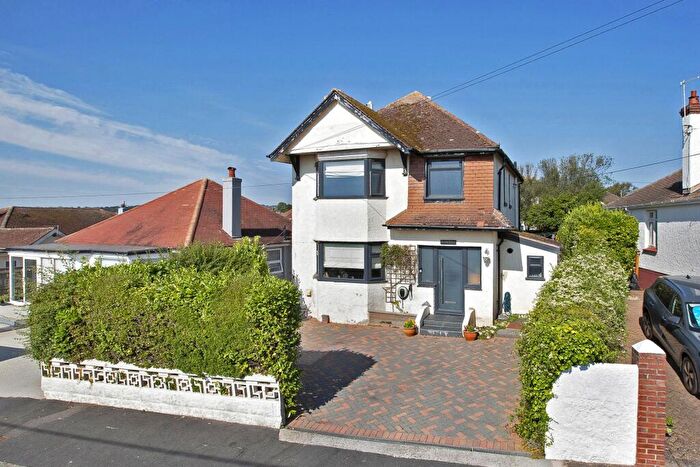 3 Bedroom Detached House For Sale In Lower Drive, Dawlish, EX7