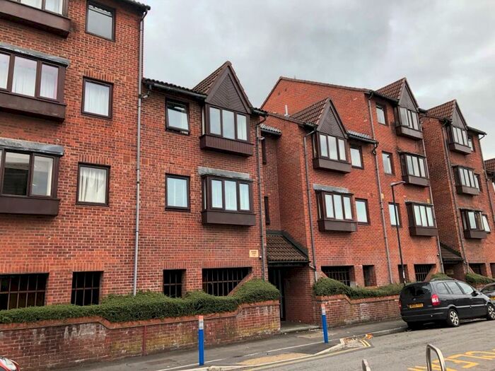 Studio To Rent In Victoria Avenue, Redfield, Bristol, BS5