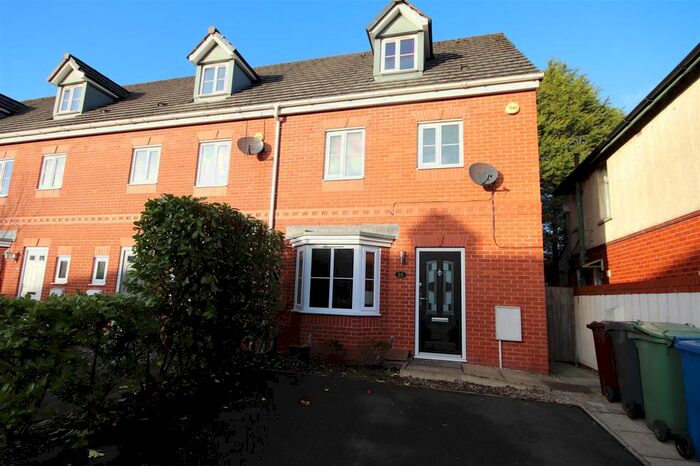 4 Bedroom Semi-Detached House To Rent In Windermere Road, Leigh, WN7