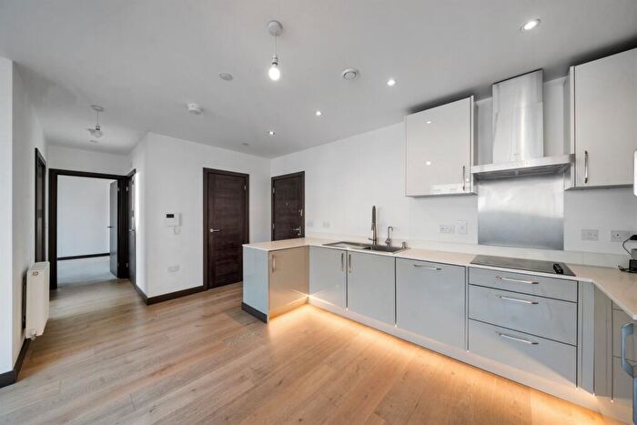 2 Bedroom Flat To Rent In Bedroom Property In Darlington House, Peterborough, PE2