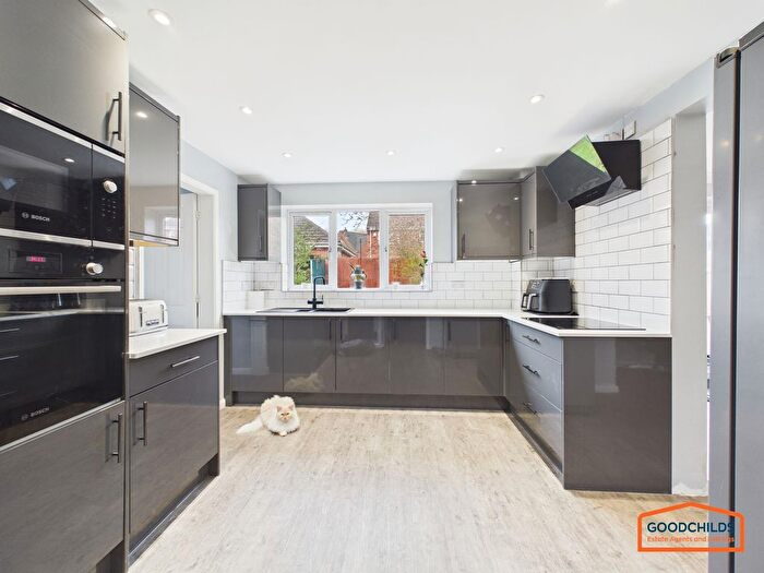 4 Bedroom Detached House For Sale In Curlew Drive, Brownhills, WS8