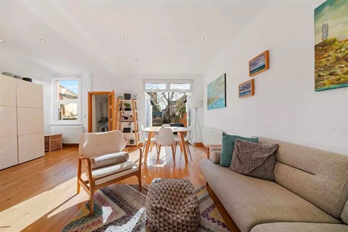 3 Bedroom Semi-Detached House To Rent In Leeside Crescent, London, NW11