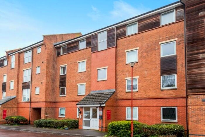 2 Bedroom Flat To Rent In Old Town, Chain Court, SN1