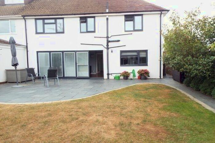 3 Bedroom Property To Rent In Purcell Avenue, Tonbridge, TN10