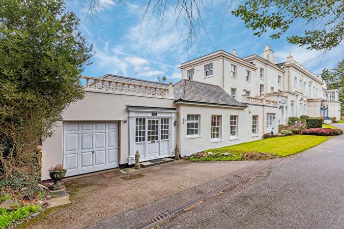 2 Bedroom Bungalow For Sale In Loudwater Drive, Loudwater, WD3