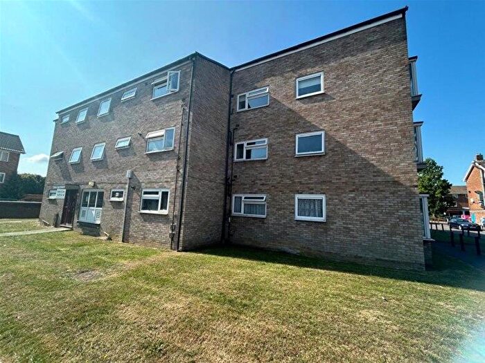 1 Bedroom Flat To Rent In Ross Close, Luton, LU1