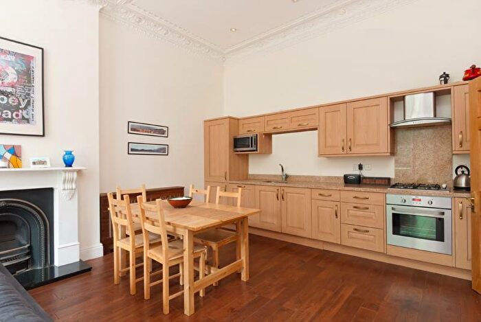 1 Bedroom Flat To Rent In Brondesbury Villas, Queen's Park, London, NW6