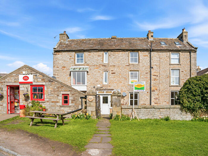 2 Bedroom Character Property For Sale In Prospect House, Market Place, Reeth, DL11