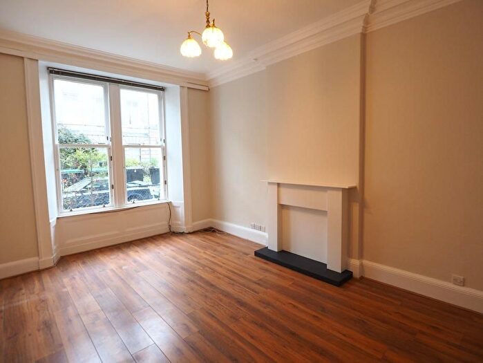 2 Bedroom Flat To Rent In Montague Street, Edinburgh, EH8