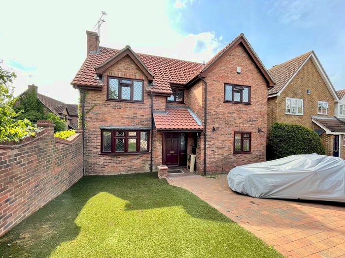 4 Bedroom Detached House To Rent In Great Leighs Way, Basildon, SS13