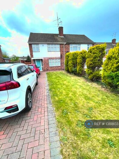 3 Bedroom Semi-Detached House To Rent In Riley Road, Tilehurst, Reading, RG30