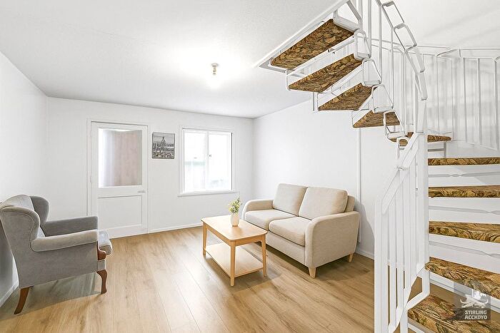 2 Bedroom End Terrace House For Sale In Lainlock Place, Hounslow, TW3