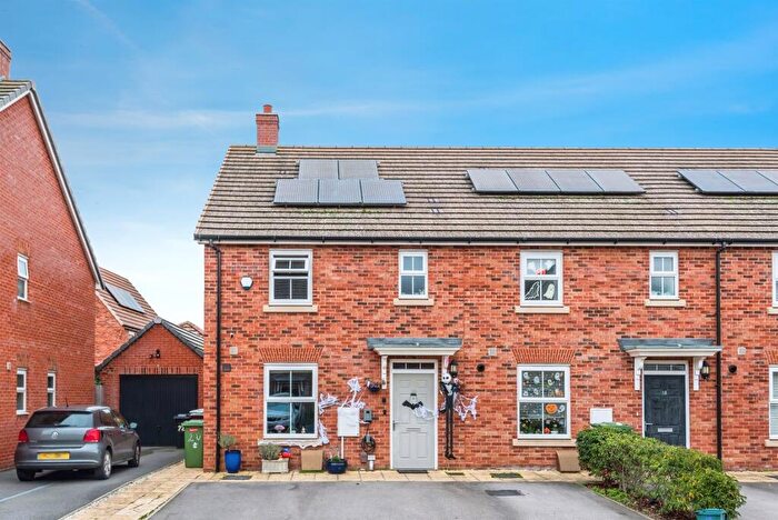 3 Bedroom End Of Terrace House For Sale In Habitat Way, Wallingford, OX10