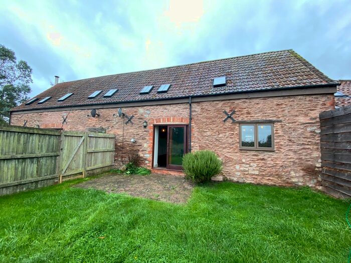 2 Bedroom Barn Conversion To Rent In Barton Grange, Fordgate, Bridgwater, TA7