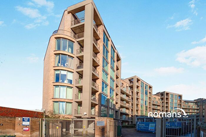 3 Bedroom Flat To Rent In Fitzroy Court, Garnet Place, West Drayton, UB7