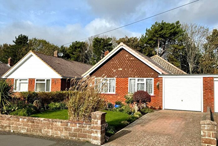 3 Bedroom Bungalow For Sale In Warwick Close, Lee-on-the-Solent, PO13