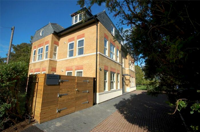2 Bedroom Apartment To Rent In Long Lane, Finchley, N3