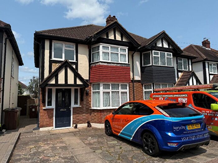 3 Bedroom Semi Detached House For Sale In Shepley Close, Carshalton, Surrey, SM5