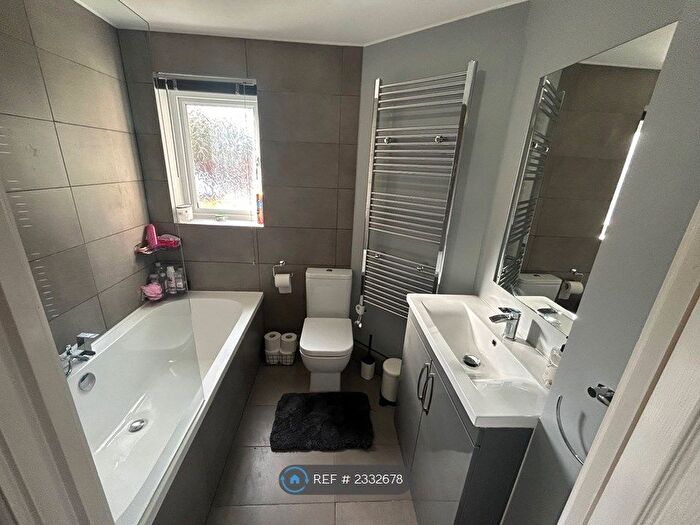 2 Bedroom Flat To Rent In Cribbs Causeway, Bristol, BS10